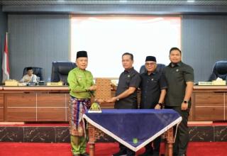 Bupati dan Ketua DPRD Meranti Teken Nota Kesepakatan KUA-PPAS 2026
