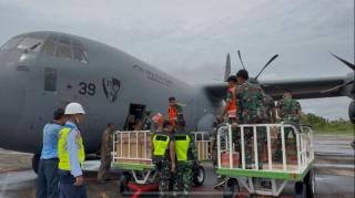 Intruksi Presiden Prabowo, Bantuan Darurat Bencana dari Jakarta Tiba di Padang