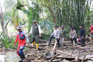 Menhut dan Kapolda Riau Tinjau Agam: Dorong Penanganan Holistik dan Pemulihan Psikologis Korban Bencana