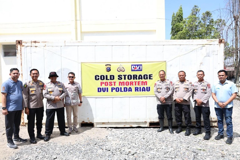 Peti Pendingin Jenazah Bantuan dari Riau Tiba di RSUD Lubuk Basung Agam