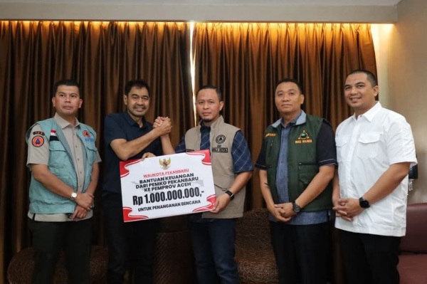 Setelah Sumut, Pemkot Pekanbaru Serahkan Bantuan Rp1,5 Miliar untuk Aceh