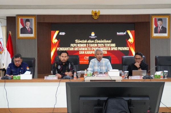 KPU Riau Gelar Bimtek dan Sosialisasi PKPU Soal Mekanisme PAW Anggota DPRD