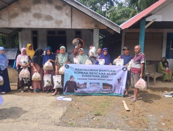 Peduli Bencana Sumatera, UAS Salurkan Donasi YTWU di Aceh