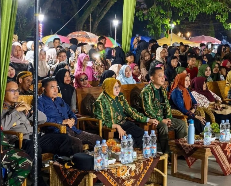 Jaket Desain Bupati Siak Laku Rp8 Juta, Gebyar Kesenian Tualang Galang Dana Bencana Sumatera
