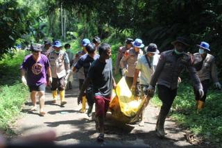 Duka Agam: Brimob Polda Riau Temukan Satu Lagi Korban Meninggal Dunia Terdampak Banjir