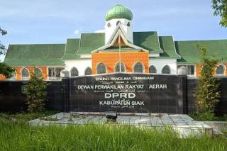 LSM Benang Merah Desak Kejagung dan Bupati Usut Dugaan Korupsi Tunjangan Perumahan DPRD Siak