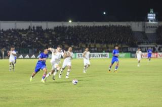 PSPS Tumbang di Kandang dari Persikad, Aji Santoso Akui Krisis Pemain