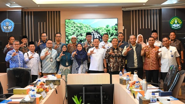 Pemko Pekanbaru dan Unri Revitalisasi 10 Danau Kampus untuk Kendalikan Banjir