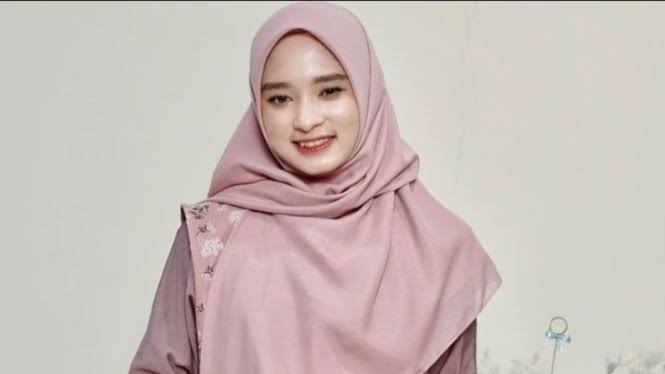 Inara Rusli Akui Menyesal Menyebut Tak Ada Perempuan Baik Mau dengan Suami Orang