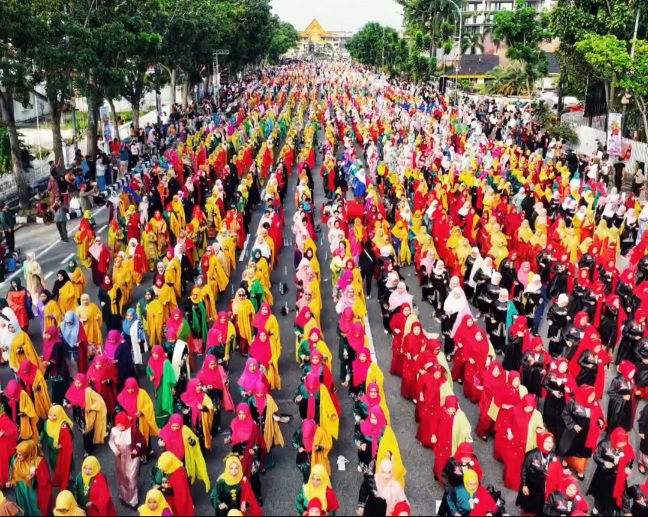 6.000 Penari Menyatu dalam Satu Denyut Nadi, Mempersembahkan Tari Zapin Massal