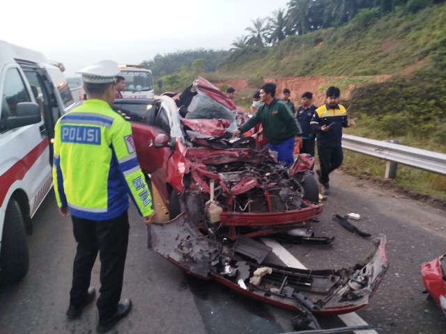 Duka di Tol Pekanbaru: Penata Rias Muda Asal Duri Tewas Usai Tabrak Truk Fuso