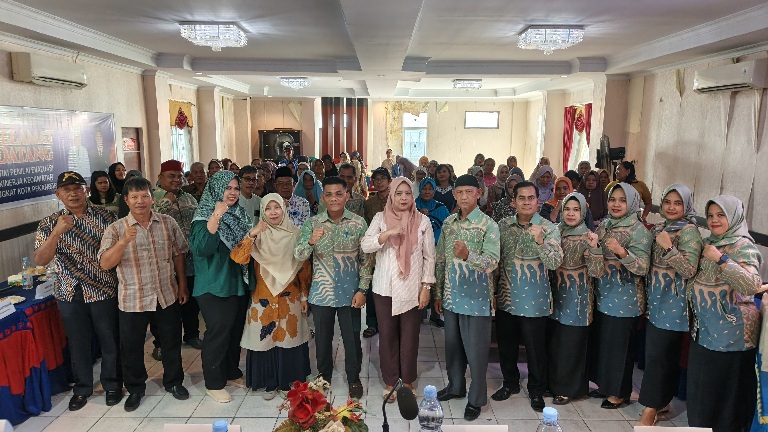 SHU Peringkat Ke-3 Se Pekanbaru,  ‎Lurah Hendra Apresiasi MKPT UEK SP Simpang Tiga Tahun Buku 2025