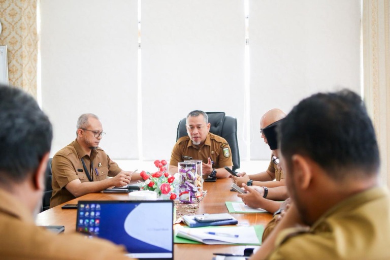 Pemko Dumai Gesa Penanggulangan Banjir Sungai Dumai dan Jalan Parit Kitang
