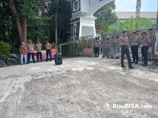 Bupati dan DPRD Kuansing Menghilang Saat Pemilik Kios Pasar Bawah Tuntut Keadilan; Kalian Pengecut!