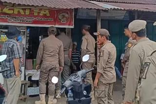 Alat Berat Parkir di Pasar Bawah Teluk Kuantan Buat Robohkan Kios?
