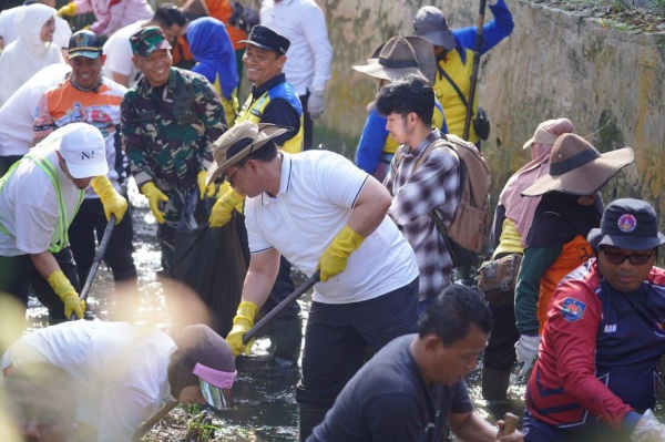 Sekdaprov Pimpin Aksi Bersih Dukung Indonesia ASRI