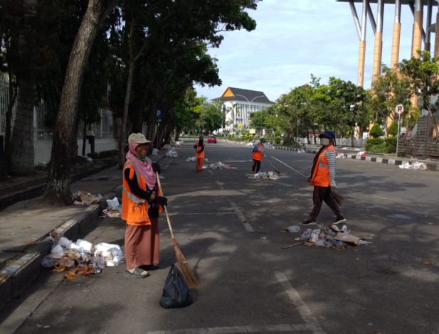 Sejarah Baru di Pekanbaru: Setelah Satu Dekade, Petugas Lapangan Kembali Terima THR Satu Bulan Gaji