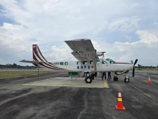 Pesawat OMC Bantuan BNPB Tiba Pukul 12.15 WIB, Langsung Terbang Operasi Pembasahan Lahan