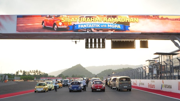 Komunitas FANTASTIK Silaturahmi Ramadan di Tikungan 10 Sirkuit Mandalika