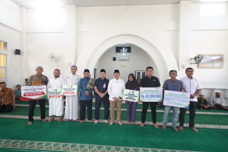 Safari Ramadan di Marpoyan Damai, Pemprov Riau Salurkan Bantuan Ratusan Juta Rupiah