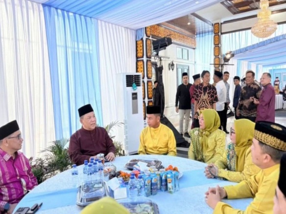 Bupati Kampar Jalin Silaturahmi Idul Fitri dengan Plt Gubernur Riau, Perkuat Sinergi Daerah