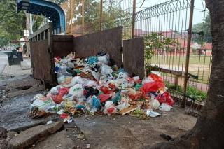DLHK Pekanbaru Ingatkan Sanksi Perda Bagi Pembuang Sampah Liar