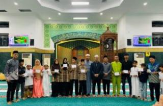 Alhamdulillah, 101 Anak Yatim Terima Santunan dari Masjid Raya Annur Provinsi Riau