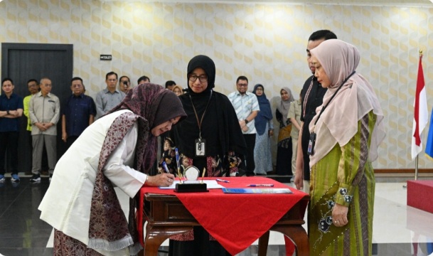 Lantik Pejabat Baru, Rektor Unri Tekankan Integritas dan Penguatan Tata Kelola
