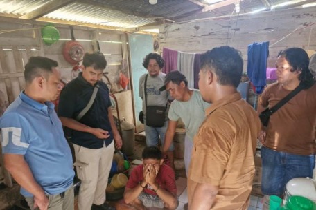 Kejam, Anak Kandung di Bengkalis Tebas Leher Ayah hingga Tewas