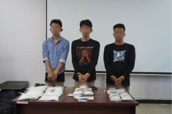 Personel Lanud Rsn dan Avsec Bandara SSK II Gagalkan Penyelundupan 4 Kg Sabu