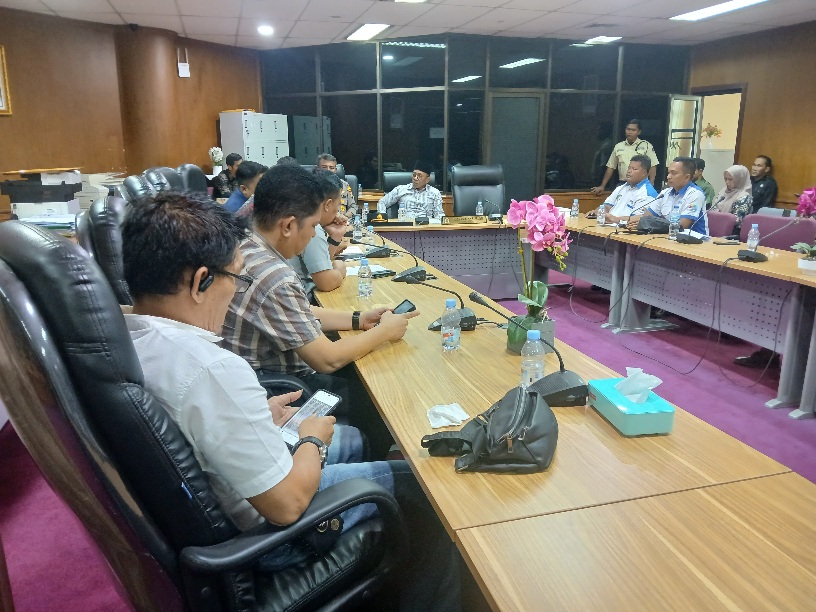 FSPMI Riau Sampaikan Tuntutan ke DPRD Riau 