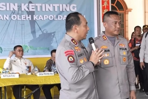 Dampingi Kapolda ke Panipahan, Sekdaprov Riau Syahrial Abdi Saksikan Evaluasi Personel Polri