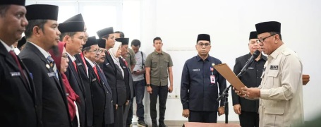 Bupati Kuansing Lantik 13 Pejabat di Lingkungan Pemkab, ini Dia Nama-namanya