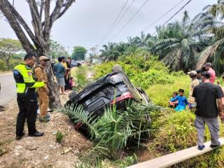 Positif Narkoba, Pengemudi Innova Penabrak Mobil Dinas Wakil Ketua DPRD Bengkalis Jadi Tersangka