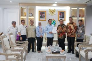 Kolaborasi KLH–Pemprov Riau Dorong Teknologi Pengolahan Sampah Modern