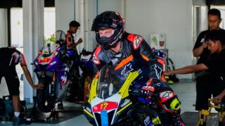 Mantan Pembalap Superbike Rasakan Sensasi Balap di Pertamina Mandalika International Circuit