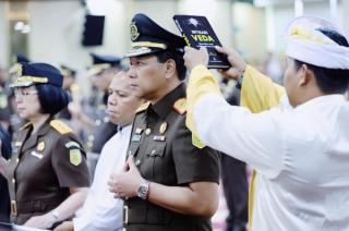 I Dewa Gede Wirajana Resmi Dilantik Sebagai Kajati Riau