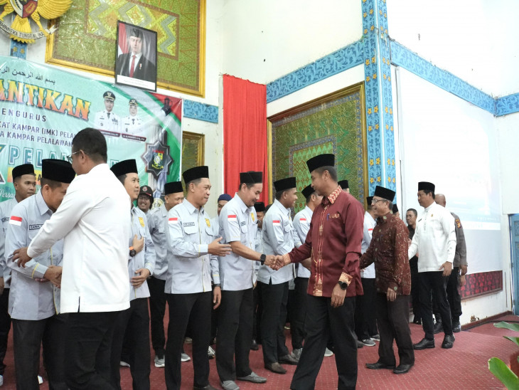 Bupati Kampar Hadiri Pelantikan IMK Pelalawan dan HIWAKAP 2025–2030