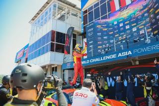 Anthony Xu Liu dan Loek Hartog Dari Tim Phantom Global Racing Juarai Race 2 GT World Challenge Asia