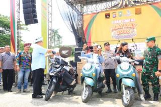 May Day 2026 di Riau Bertabur Hadiah, Tiga Pekerja Beruntung Bawa Pulang Sepeda Motor