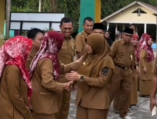 Bupati Siak Perjuangkan Revitalisasi Sekolah dan Guru Honorer ke Kemendikdasmen