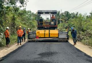 Pemerintah Lanjutkan Pengaspalan Jalan Rusak di 15 Kecamatan se Pekanbaru