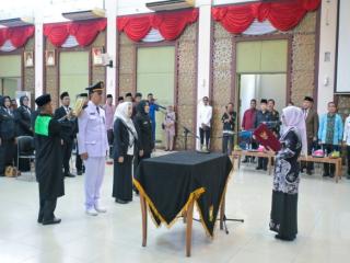 Wabup Kampar Lantik 17 Pejabat dan 16 Kepala Sekolah, Tekankan Pelayanan dan Integritas