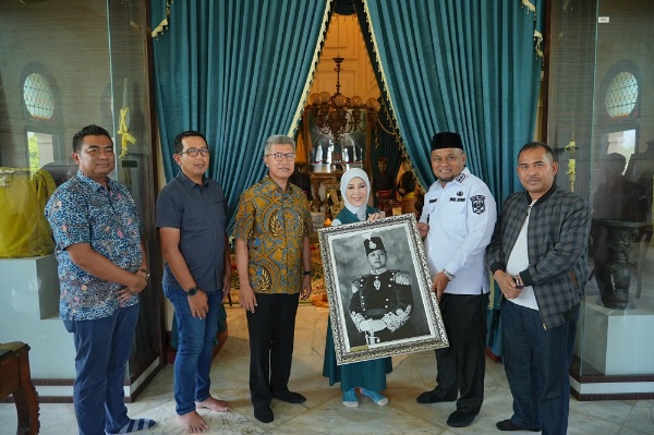 Wabup Siak Ajak Komisaris Bank Mandiri Jelajahi Destinasi Unggulan Negeri Istana