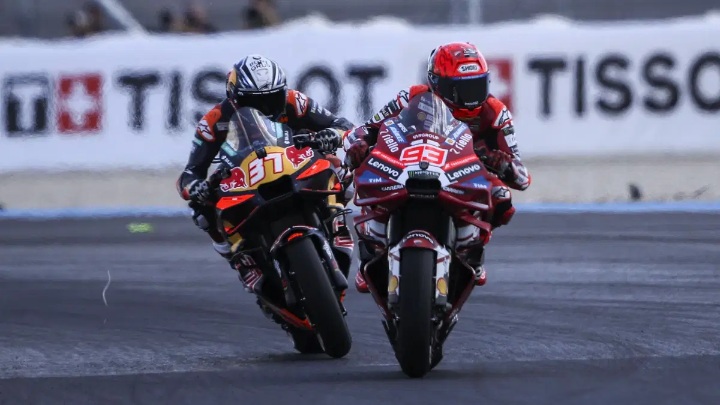 Usai Berduel Dengan Pedro Acosta, Marc Marquez Kunci Podium Pertama di MotoGP Hungaria 2026