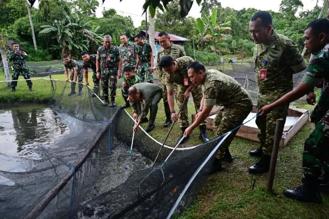 Lanud Roesmin Nurjadin Sukses Panen Satu Ton Ikan Lele, Dukung Ketahanan Pangan Nasional