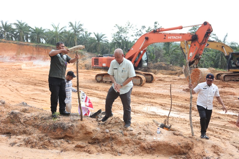 Pemprov Riau Hentikan Dua Aktivitas Tambang MBLB Tanpa Izin di Kampar