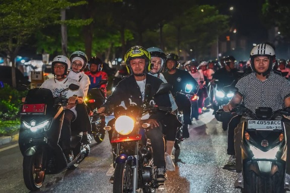 Night Ride HUT ke-242 Pekanbaru Meriah, Wako Agung Nugroho Touring Bersama Ribuan Rider
