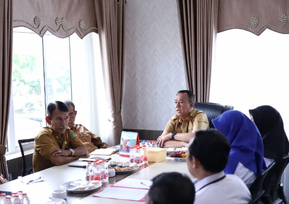 Wabup Muzamil Minta Seluruh Aparat Desa Dukung Percepatan Sensus Ekonomi 2026
