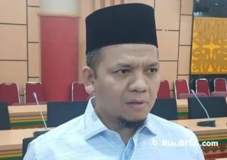 DPRD Riau Dukung Pernyataan Gubernur Terkait Seragam Sekolah